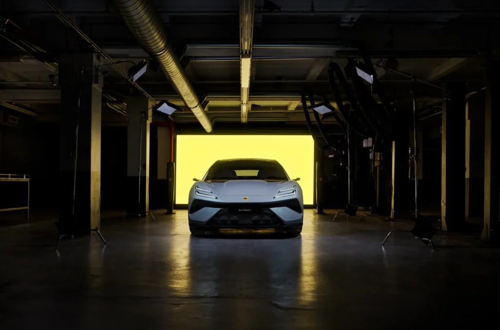 Lotus Emeya tại sự kiện New York